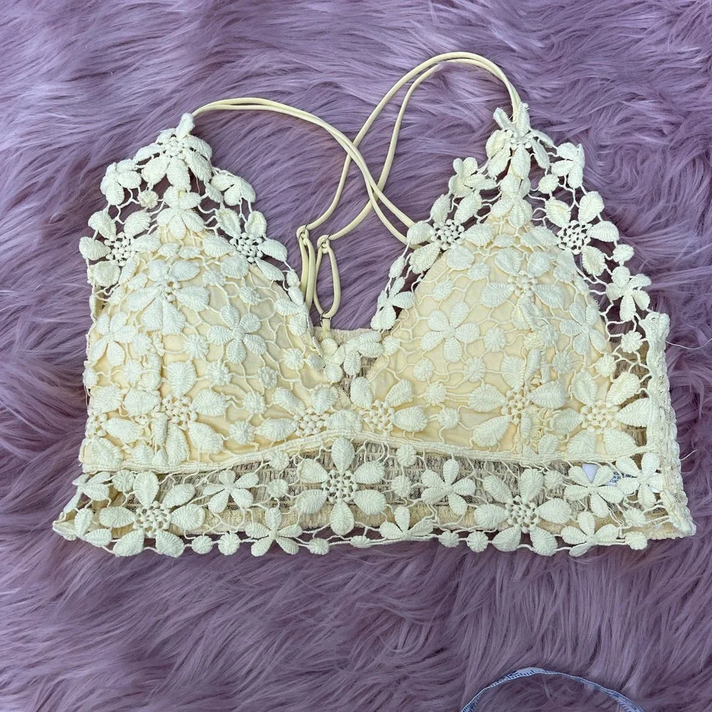 Alya Velour Shorts & True Lace Bralette - Picture 10 of 14